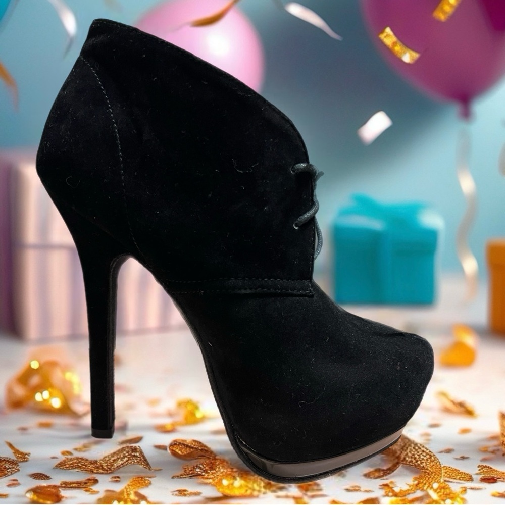 Anne Michelle Black Faux Suede Stiletto Women's Ankle Boots size 7 New In Box